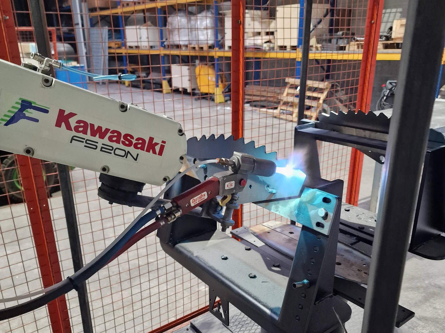 Robot Kawasaki Riporto Tungsteno